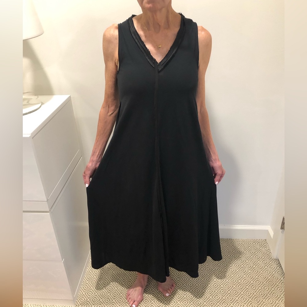 Black Sleeveless V-Neck A-Line Midi Dress